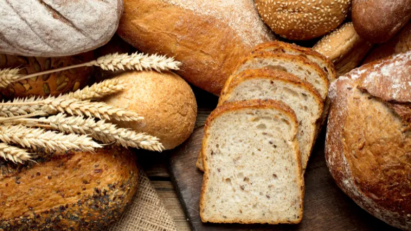 炭水化物抜きダイエットは、パンも控えることが大事