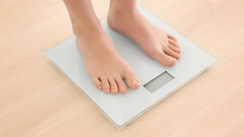 体重計と体組成計の違い：最近のデジタル式体重計も体重しか測れない。